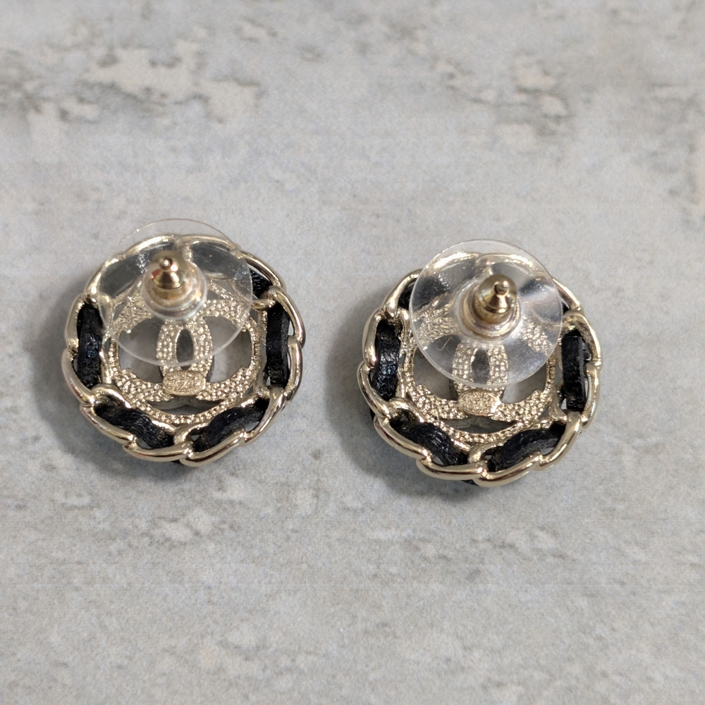 CHANEL Elegant Black and Gold Earrings✨ - Picture 4 of 11